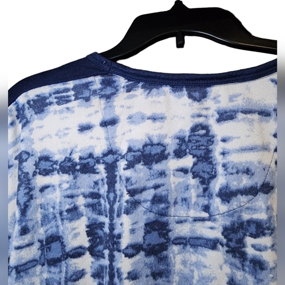 Lucky Brand Tee, size M, short sleeve, blue and white, tie dye, soft - Picture 6 of 6